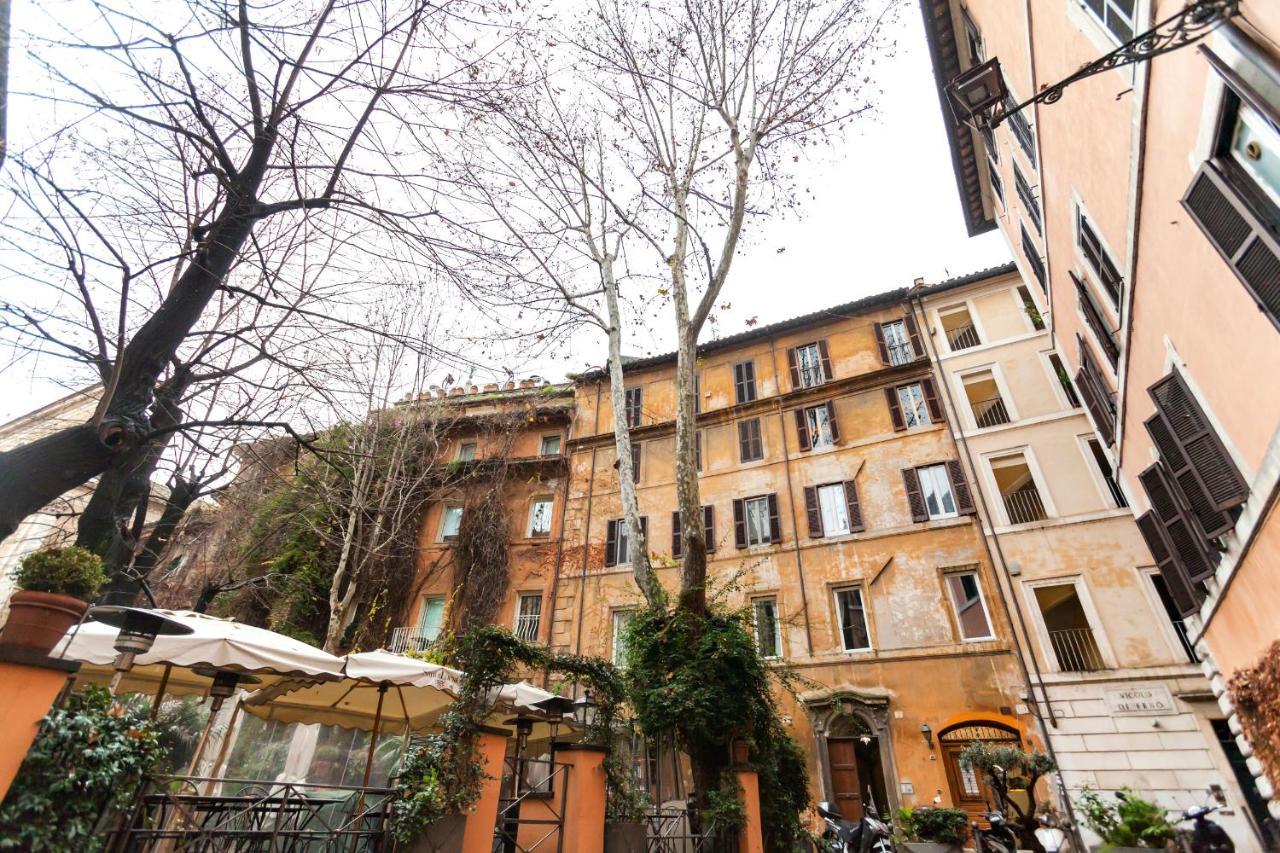 Navona Artist 10 Apartment Rome