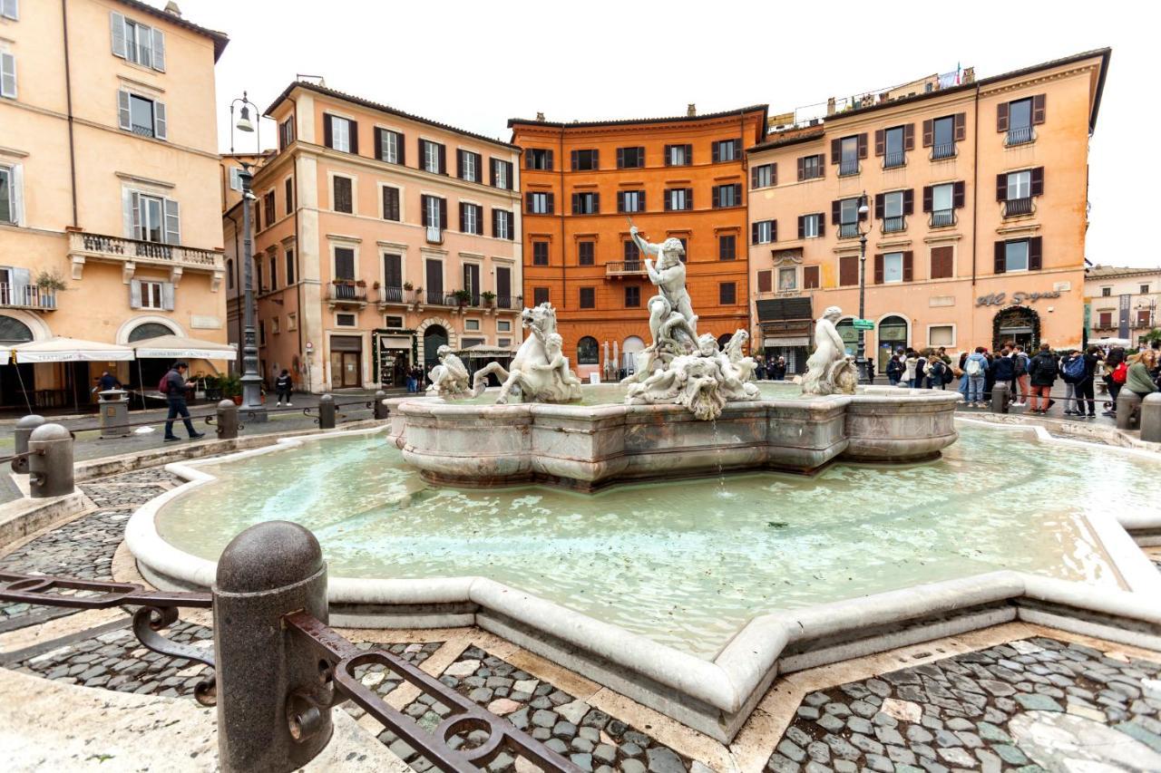 Navona Artist 10 * Rome